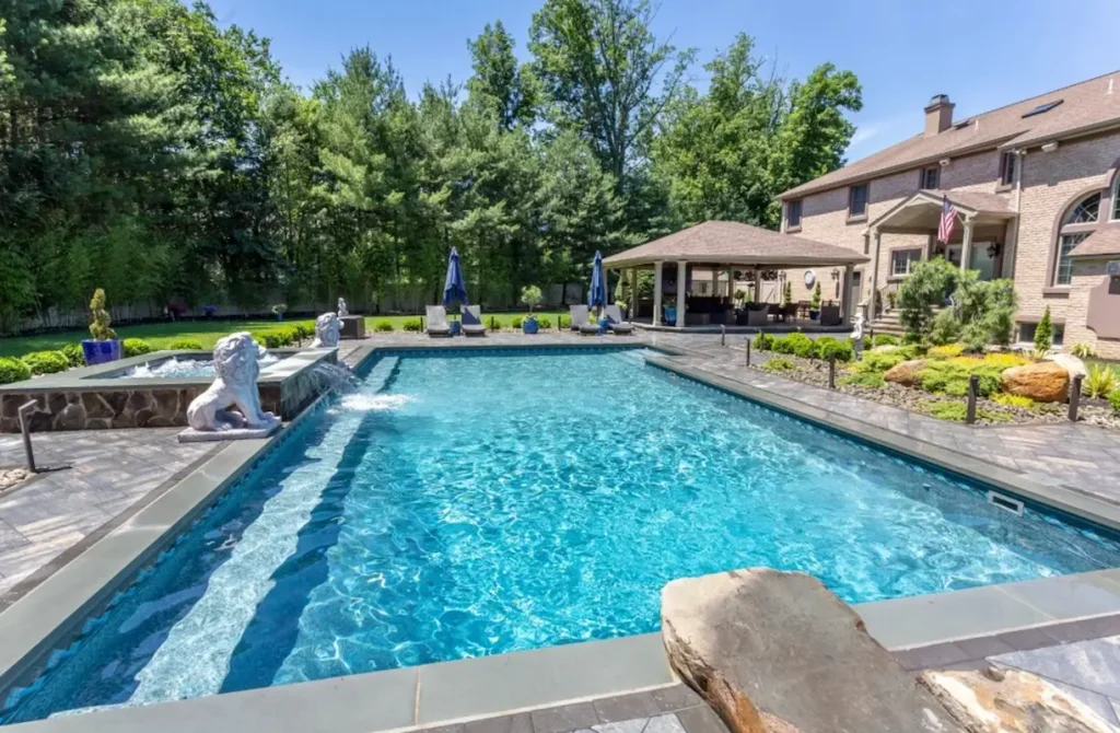 Henry Bona Pools & Spas - Decorated Pool Side