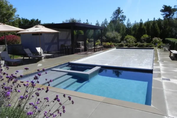 Henry Bona Pools & Spas - Automatic Pool Cover