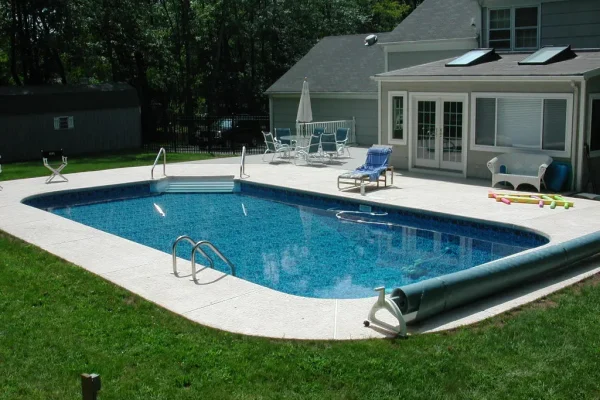 Henry Bona Pools & Spas - Basking Ridge Outdoor Pool