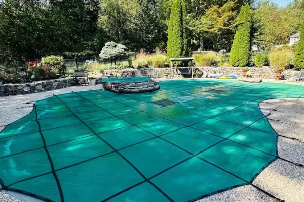 Henry Bona Pools & Spas - Custom Rounded Pool Cover
