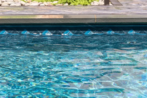 Henry Bona Pools & Spas - Glittering Waters