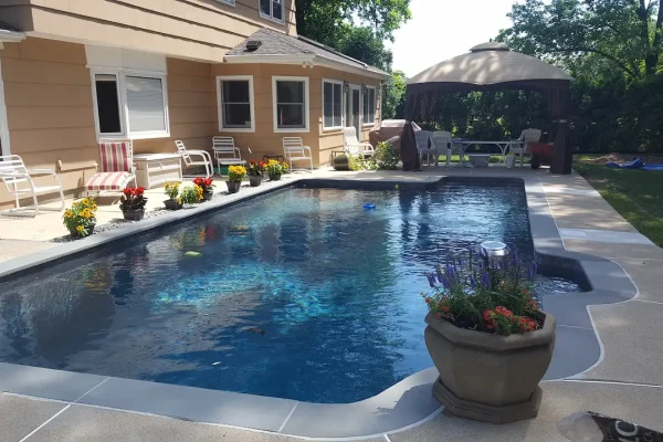 Henry Bona Pools & Spas - Morristown Backyard Pool