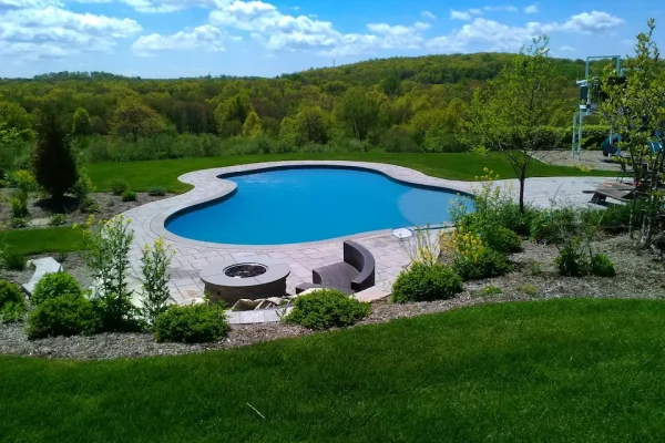 Henry Bona Pools & Spas - Naturally Balanced Pool for the Smiths