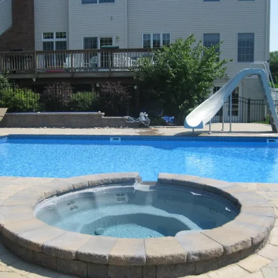 Henry Bona Pools & Spas - Outdoor Hot Tub