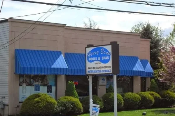 Henry Bona Pools & Spas Sign