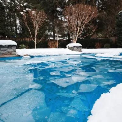 Henry Bona Pools & Spas - Uncovered Pool in Winter