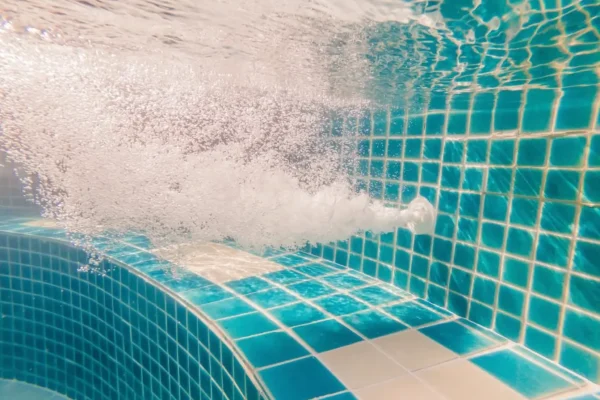 Henry Bona Pools & Spas - Working Pool Filters